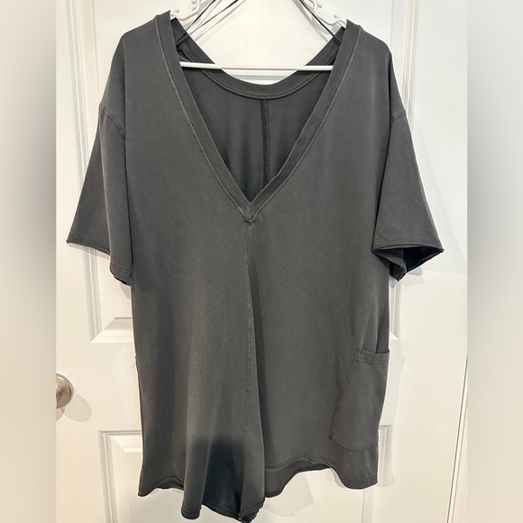 NWT- Free People Hot Shot Tee Romper in Black Size Small - Picture 7 of 12